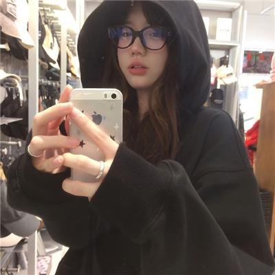 女伶们